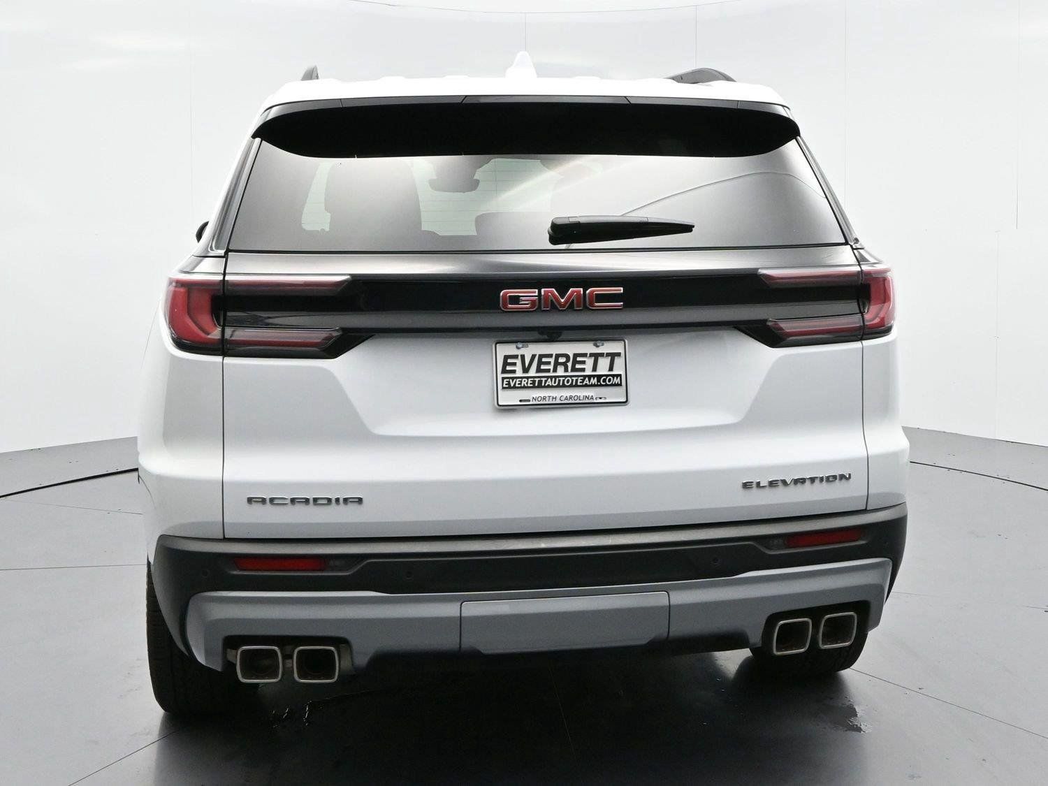 Used 2026 GMC Acadia Elevation w/ Elevation Premium Package FWD image 6
