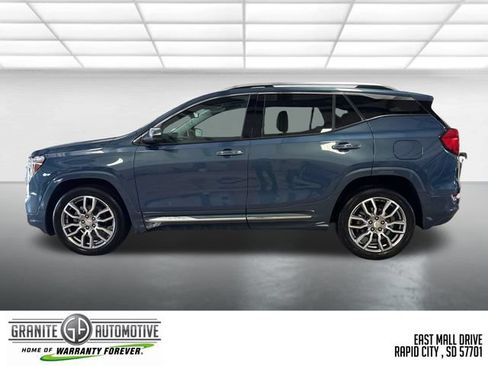 Used 2024 GMC Terrain Denali w/ Denali Premium Package AWD/4WD image 2
