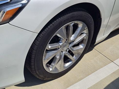 Used 2018 Honda Accord LX image 8
