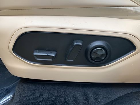 Used 2022 Jeep Grand Cherokee Limited w/ Luxury Tech Group II image 10