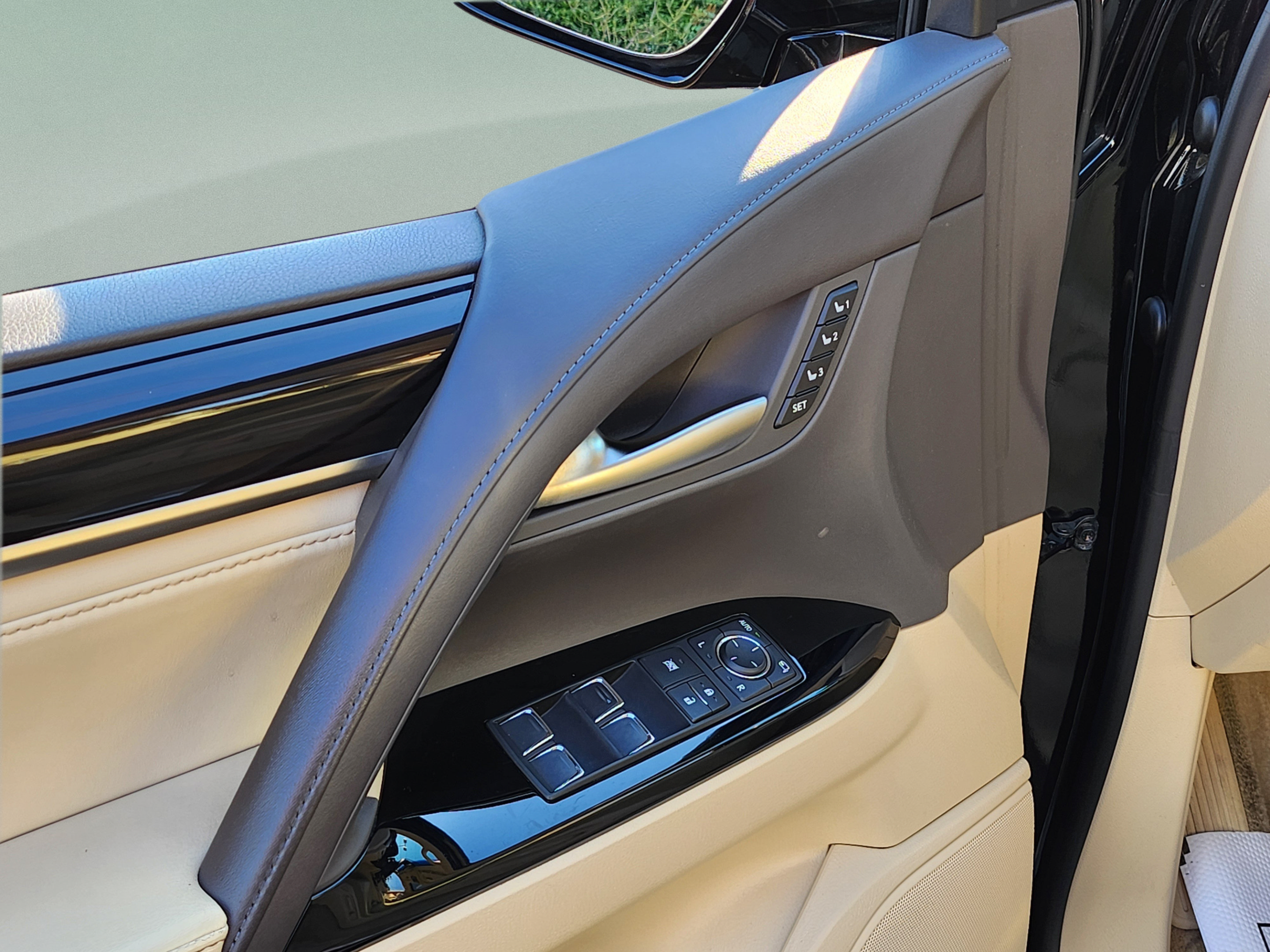 Used 2018 Lexus LX 570 4WD image 10