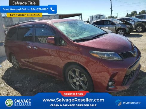 Used 2020 Toyota Sienna SE w/ Carpet Mat Package FWD image 5