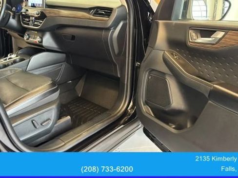 Used 2020 Ford Escape Titanium AWD/4WD image 37