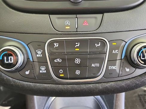 Used 2025 Chevrolet Malibu LT FWD image 30