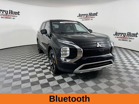 Used 2024 Mitsubishi Outlander SE image 6