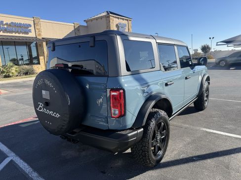 Used 2022 Ford Bronco Black Diamond image 7