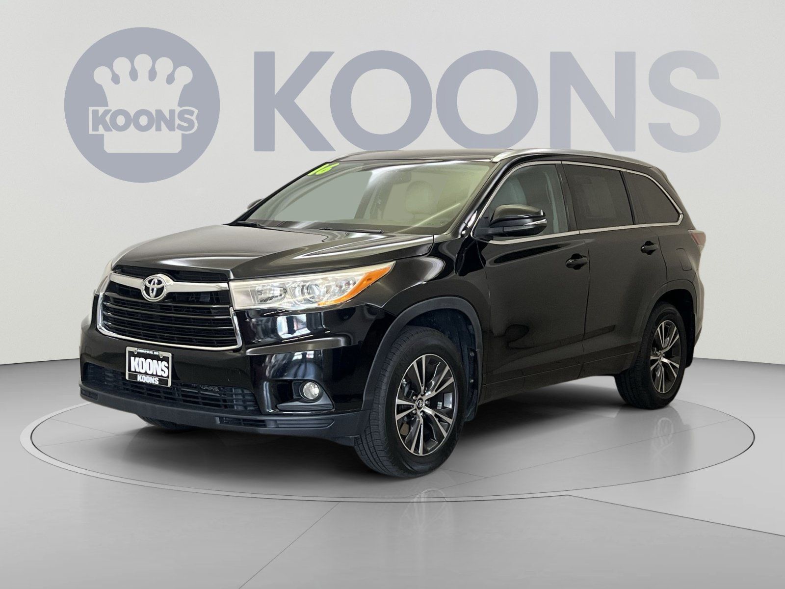 Used 2016 Toyota Highlander XLE AWD/4WD image 1