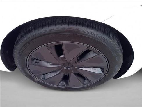 Used 2025 Tesla Model 3 Long Range image 10