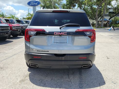 Used 2023 GMC Acadia SLT w/ Elevation Edition FWD image 7
