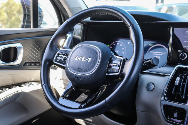 Certified 2023 Kia Sorento SX Prestige AWD/4WD image 16