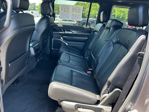 Used 2022 Jeep Wagoneer Series I w/ Premium Group I AWD/4WD image 28