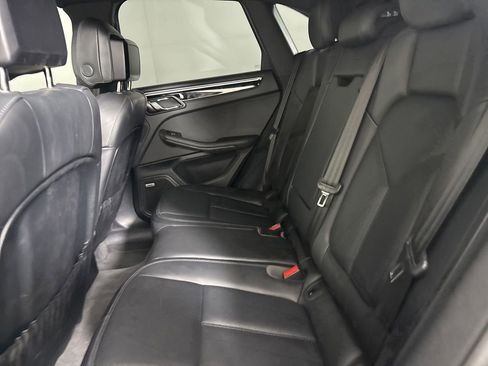 Used 2022 Porsche Macan w/ Premium Package Plus AWD/4WD image 23