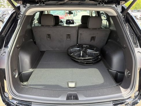 Certified 2024 Chevrolet Blazer LT w/ Convenience Package FWD image 28