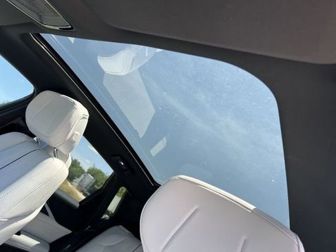 New 2025 Cadillac Lyriq Luxury image 21