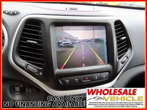 Used 2015 Jeep Cherokee Trailhawk w/ Comfort/Convenience Group image 17