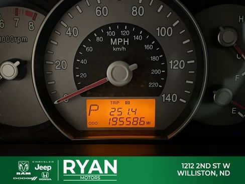 Used 2007 Kia Rondo LX w/ Convenience Pkg image 3