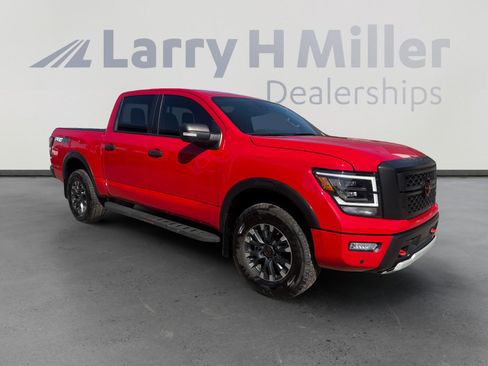 Used 2024 Nissan Titan PRO-4X w/ Pro-4x Convenience Package AWD/4WD image 7