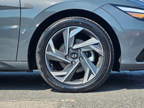 Used 2024 Hyundai Elantra SEL w/ Convenience Package image 9