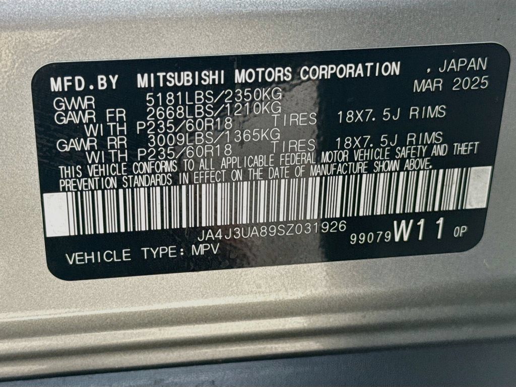 Used 2025 Mitsubishi Outlander ES FWD image 34