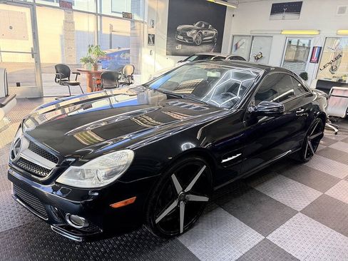 Used 2011 Mercedes-Benz SL 550 image 3