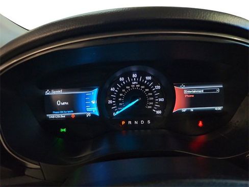 Used 2018 Ford Fusion SE w/ Fusion SE Technology Package image 9