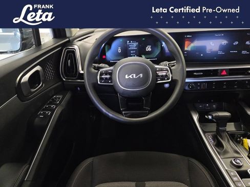 Used 2025 Kia Sorento LX FWD image 18