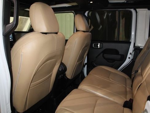 Used 2024 Jeep Wrangler Unlimited image 21