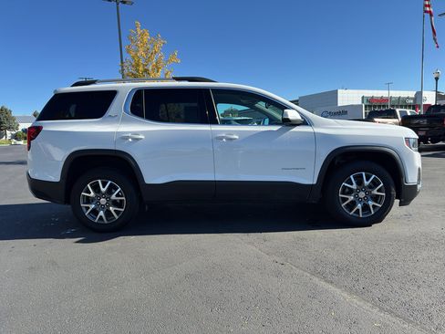Used 2023 GMC Acadia SLT image 2