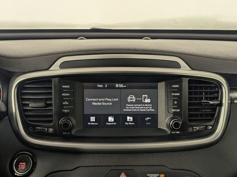 Used 2020 Kia Sorento EX image 18
