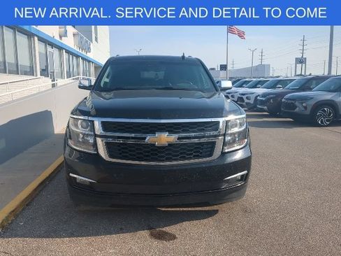 Used 2017 Chevrolet Suburban Premier AWD/4WD image 4