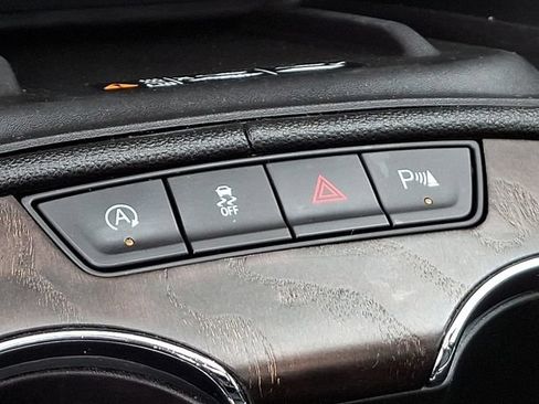 Used 2021 GMC Acadia Denali w/ Denali Ultimate Package AWD/4WD image 16
