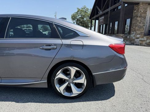 Used 2018 Honda Accord Touring image 42