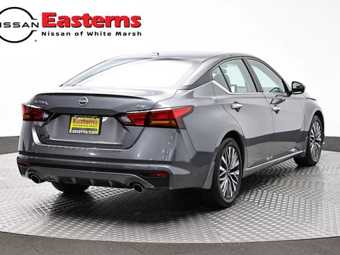 Used 2023 Nissan Altima 2.5 SV w/ SV Premium Package FWD image 5