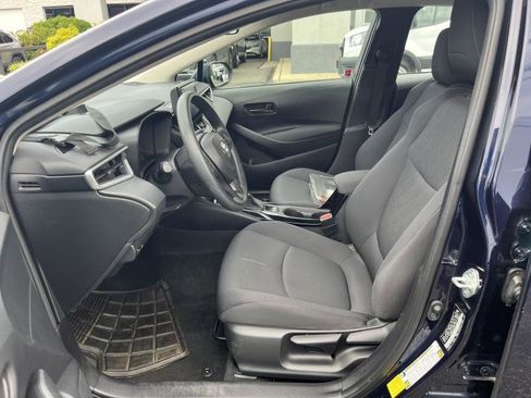 Used 2022 Toyota Corolla LE image 11