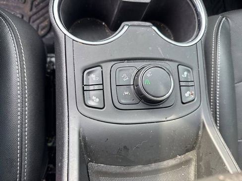 Used 2023 GMC Terrain SLT w/ Elevation Edition image 15