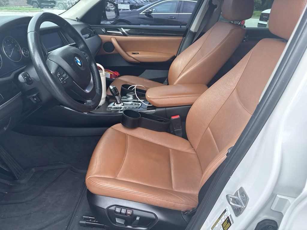 Used 2017 BMW X3 xDrive28i AWD/4WD image 3