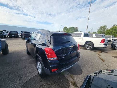 Used 2019 Chevrolet Trax LT w/ LT Convenience Package AWD/4WD image 13