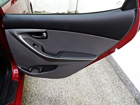 Used 2015 Hyundai Elantra SE w/ Option Group 02 image 12