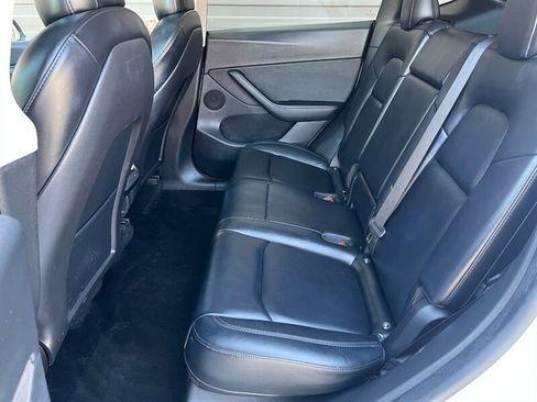Used 2022 Tesla Model Y Long Range AWD/4WD image 11