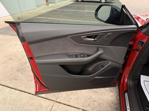 Used 2024 Audi SQ8 Premium Plus image 43