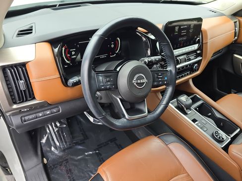 Certified 2023 Nissan Pathfinder Platinum image 16