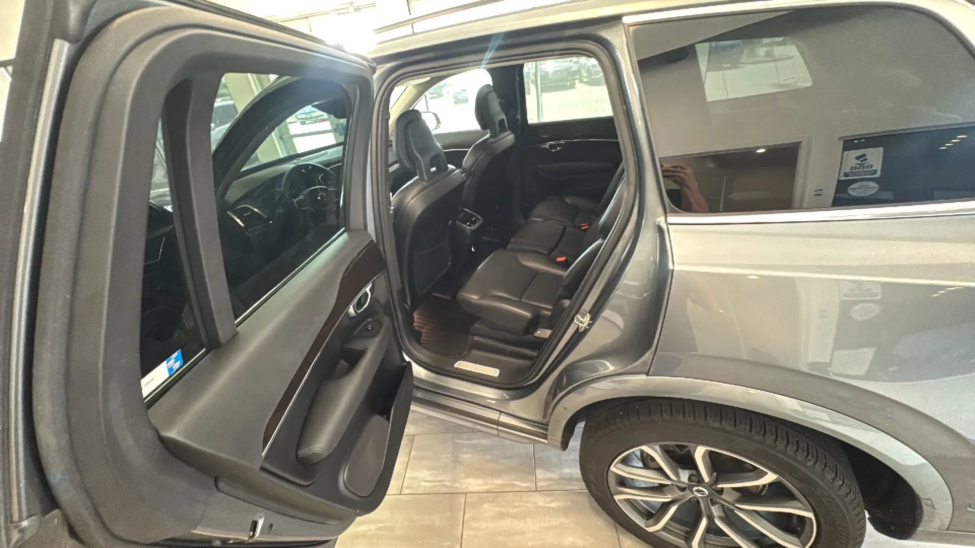 Used 2017 Volvo XC90 T6 Momentum w/ Vision Package AWD/4WD image 34