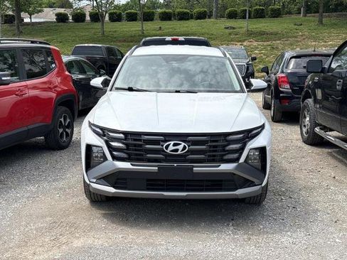 Used 2025 Hyundai Tucson SEL FWD image 2