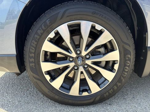 Used 2015 Subaru Outback 2.5i Limited AWD/4WD image 10