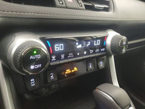 Used 2025 Toyota RAV4 XLE Premium w/ Weather Package FWD image 29