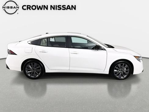 New 2026 Nissan Sentra SL w/ Floor Mat Package FWD image 4