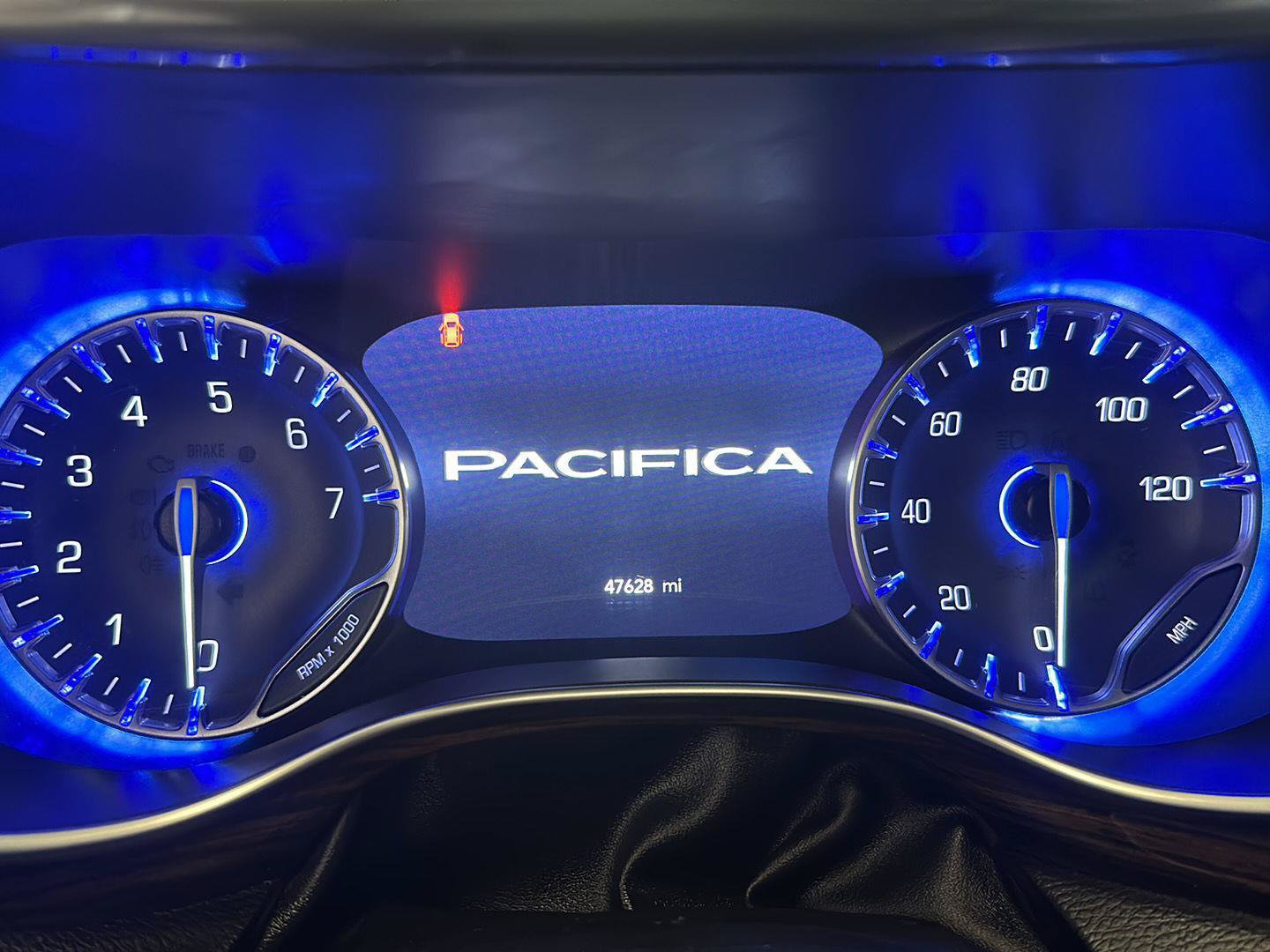 Certified 2023 Chrysler Pacifica Limited FWD image 19