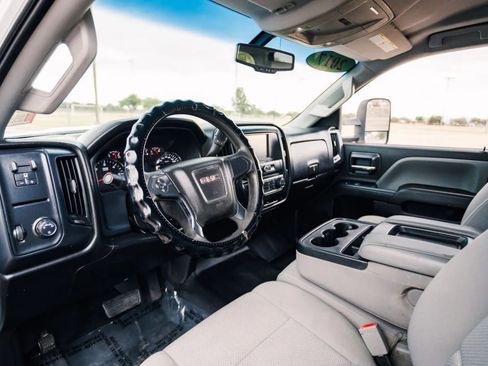 Used 2017 GMC Sierra 2500 2WD Crew Cab w/ Sierra Convenience Package image 13