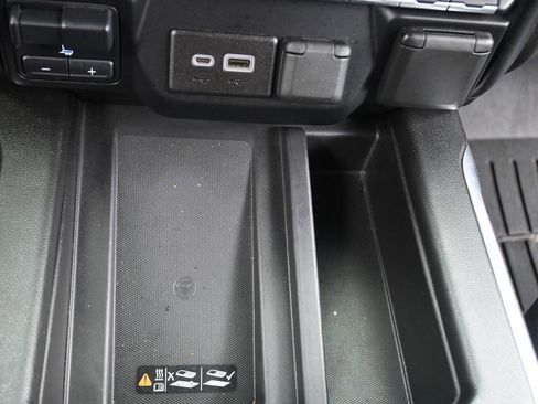 Used 2022 GMC Sierra 1500 Denali w/ Denali Reserve Package image 16