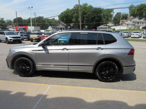 Used 2022 Volkswagen Tiguan SE R-Line AWD/4WD image 10